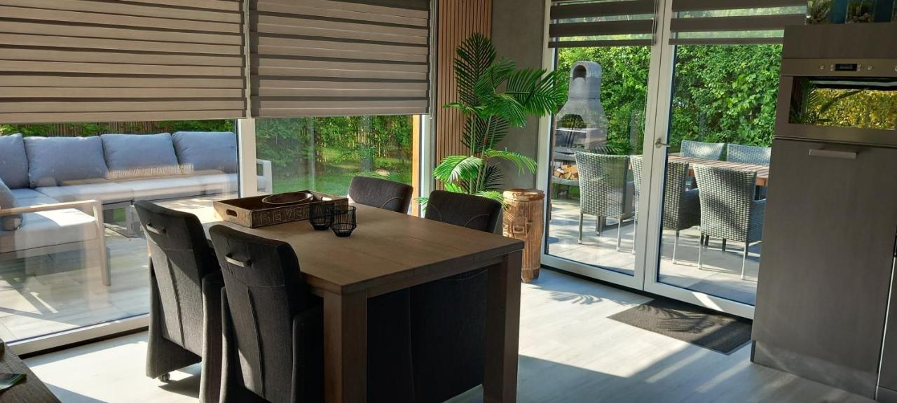 Luxe Recreatie Bungalow No 10 Scherpenisse Kültér fotó